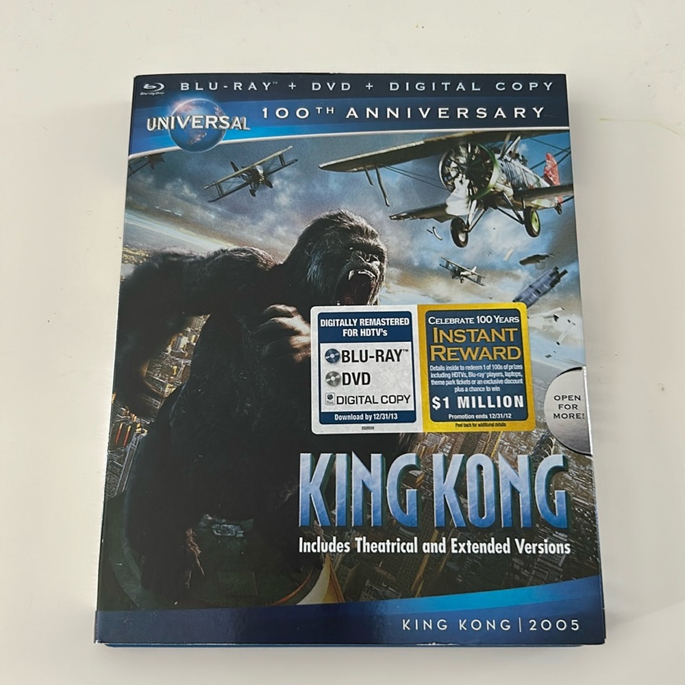 King Kong 2005 Blu-Ray DVD Movie - Includes Theatrical and Extended Versions
